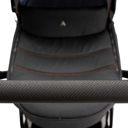 Noordi Fjordi V2 3in1 with Joie i-Snug 2 Car Seat