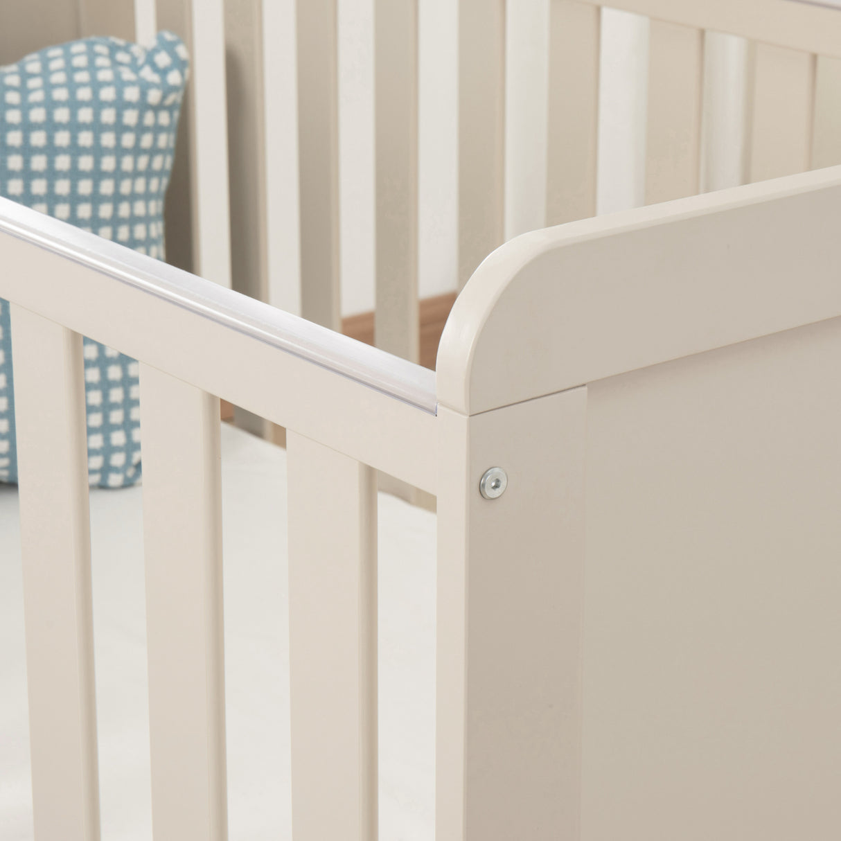 Caro Urban Cot Bed - Cashmere | Mini