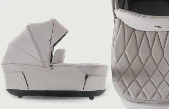 <h2>Cosy Carrycot</h2>