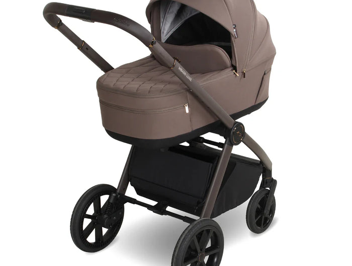 <h2>Cosy Carrycot</h2>