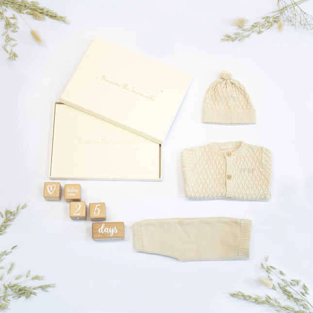 HELLO BABY GENDER NEUTRAL GIFT SET