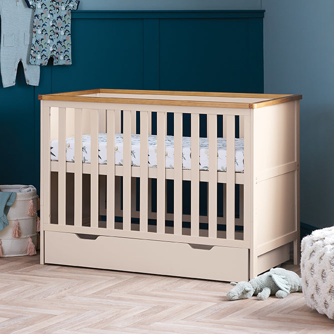 Mini crib 2025 with storage